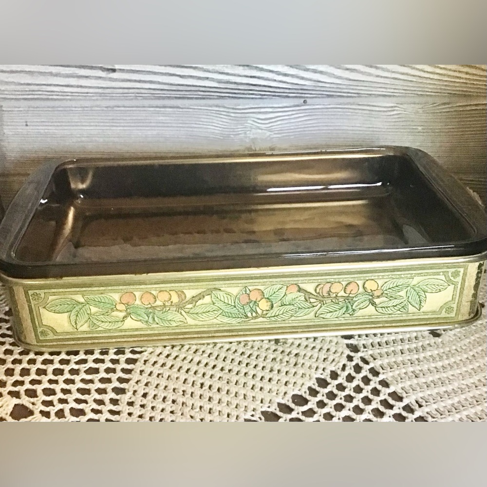 Vintage Pyrex Amber glass Casserole dish with metal holder
